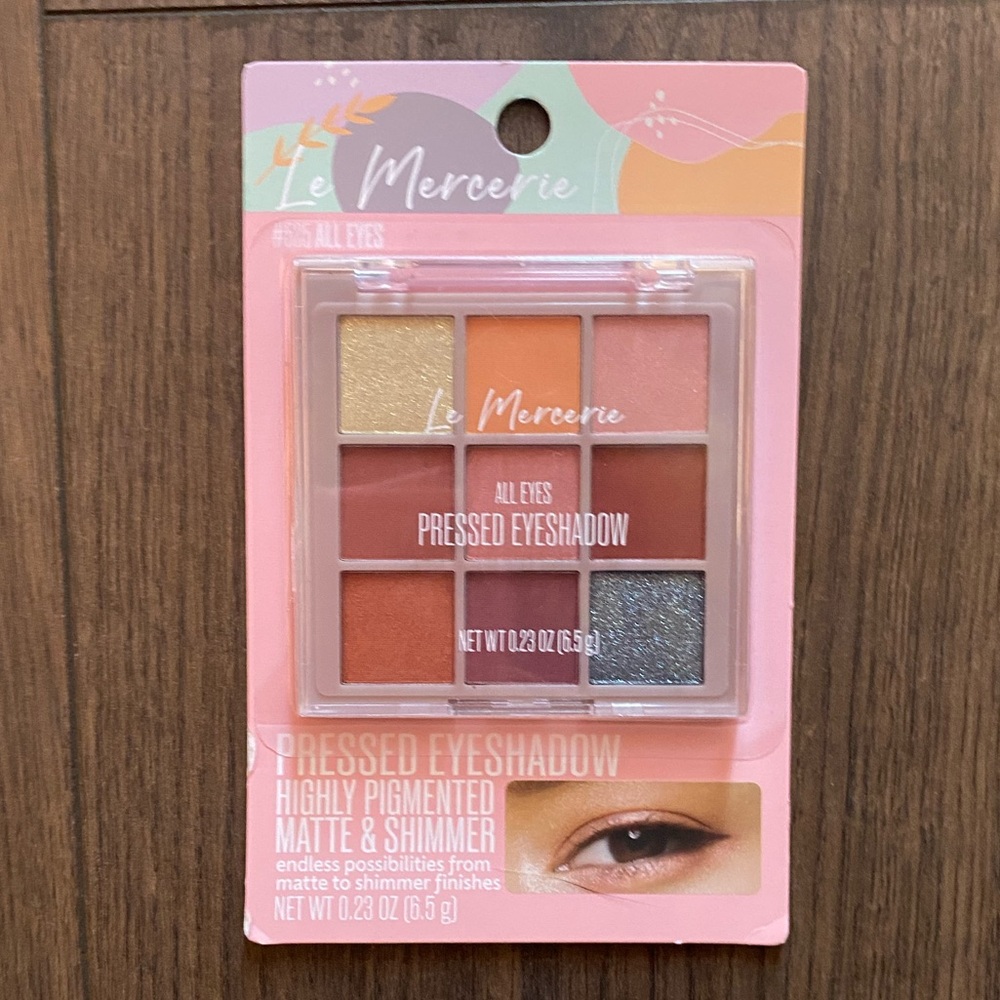 Le Mercerie pressed eyeshadow palette